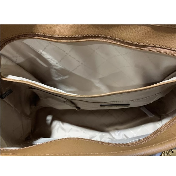 Gaby’sBags👜💕- Michael Kors Large Laptop Tote - Picture 5 of 6